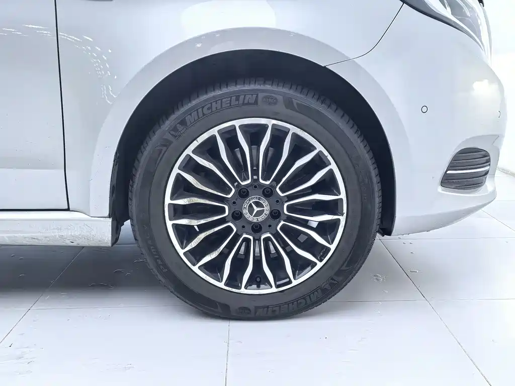 Mercedes-Benz V-Class 2020 — фото 10
