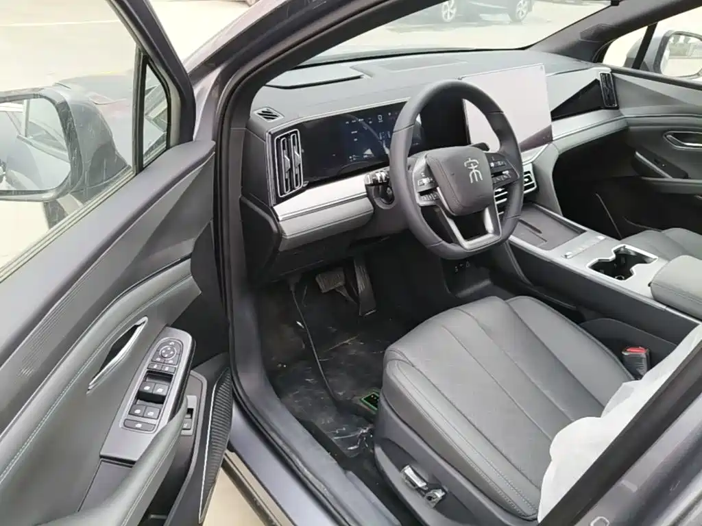 BYD L DM-i 2026 — фото 16