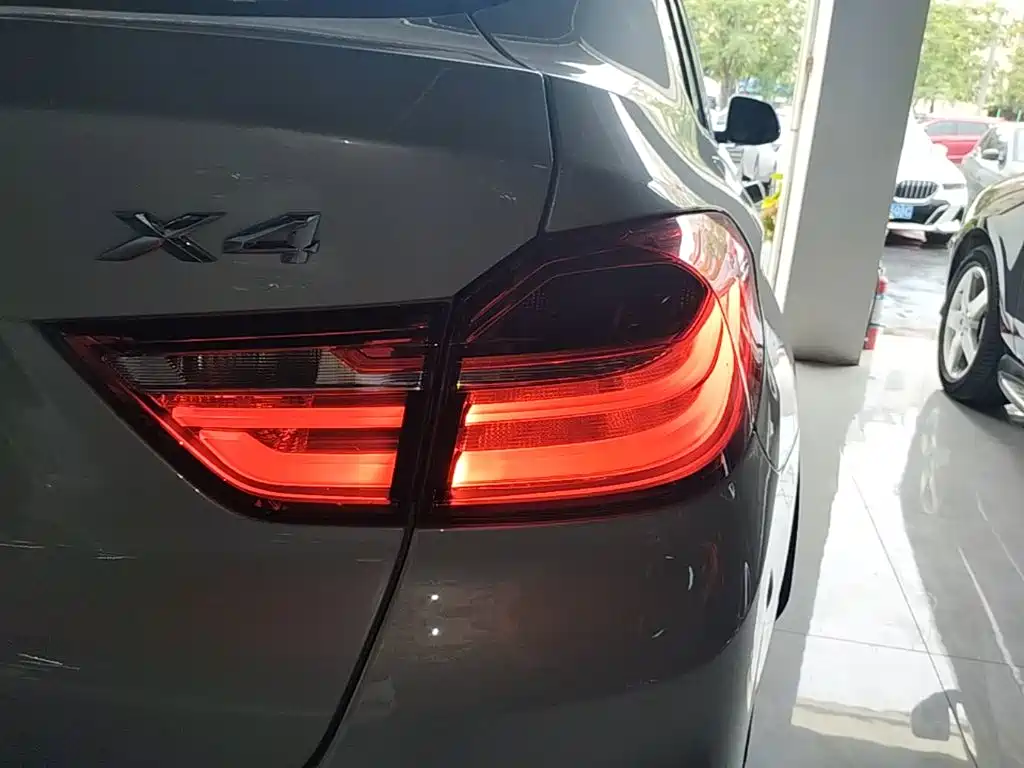 BMW X4 2015 — фото 8