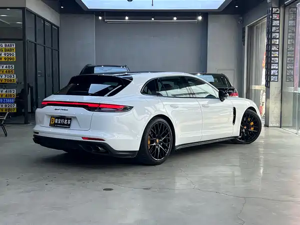 Porsche Panamera 2022