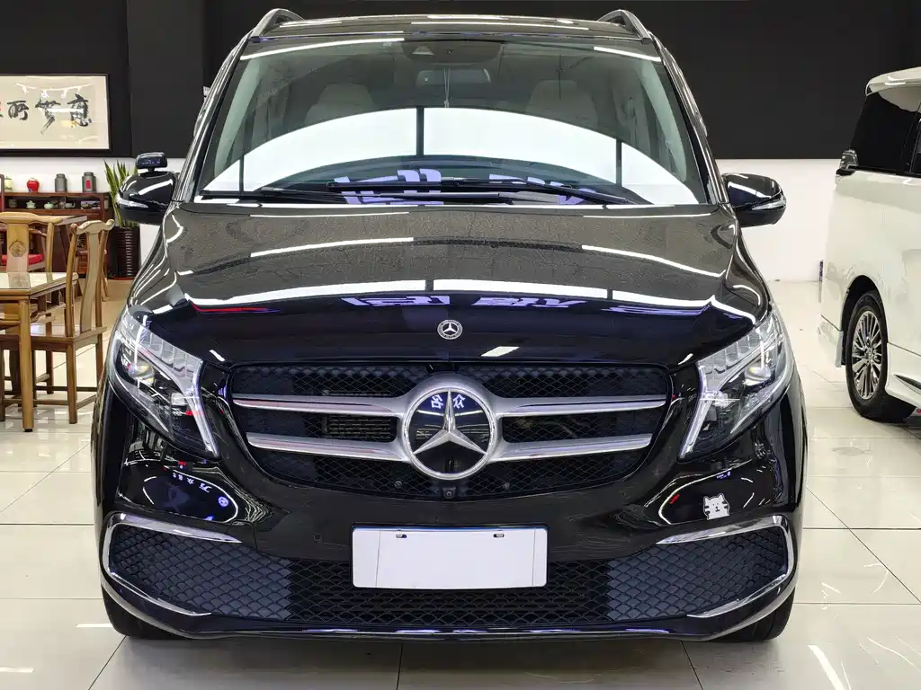 Mercedes-Benz V-Class 2022 — фото 2