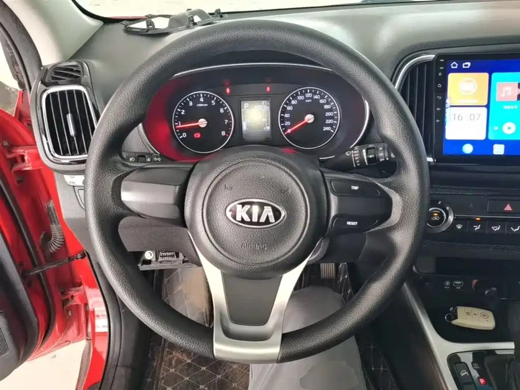 Kia KX3 2016 — фото 11