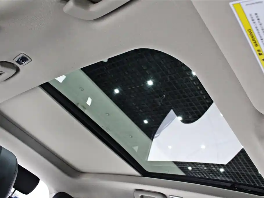Lincoln Corsair 2023 — фото 10