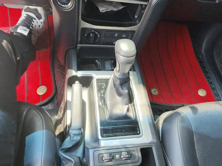 Toyota Prado 2019 — фото 15