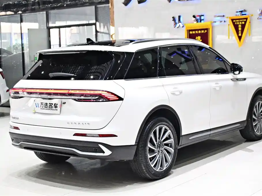 Lincoln Corsair 2023 — фото 16