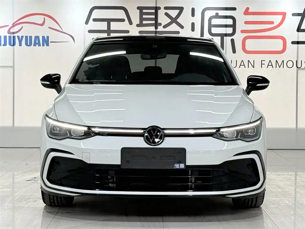 Volkswagen Golf 2024