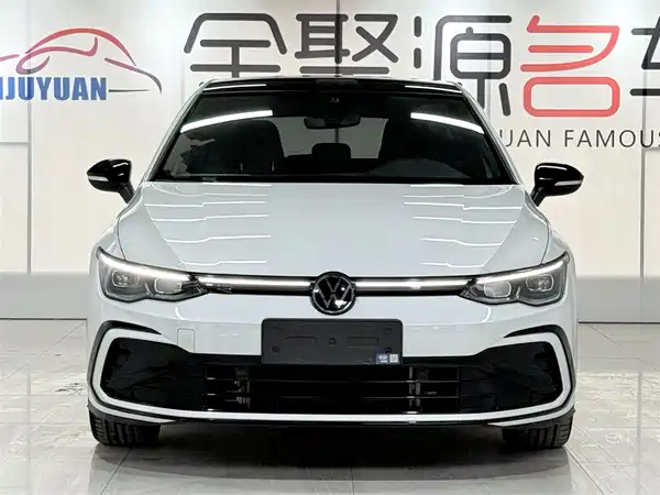 Volkswagen Golf 2024