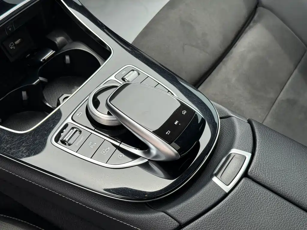 Mercedes-Benz E-Class 2018 — фото 19