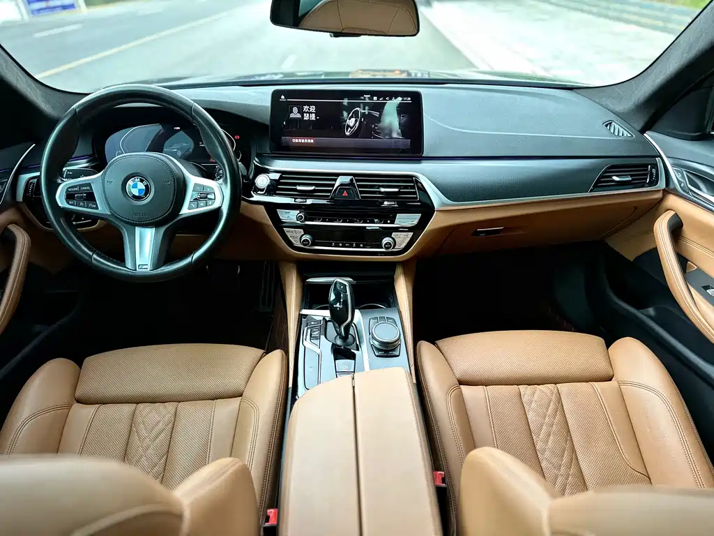 BMW 5 Series 2021 — фото 12