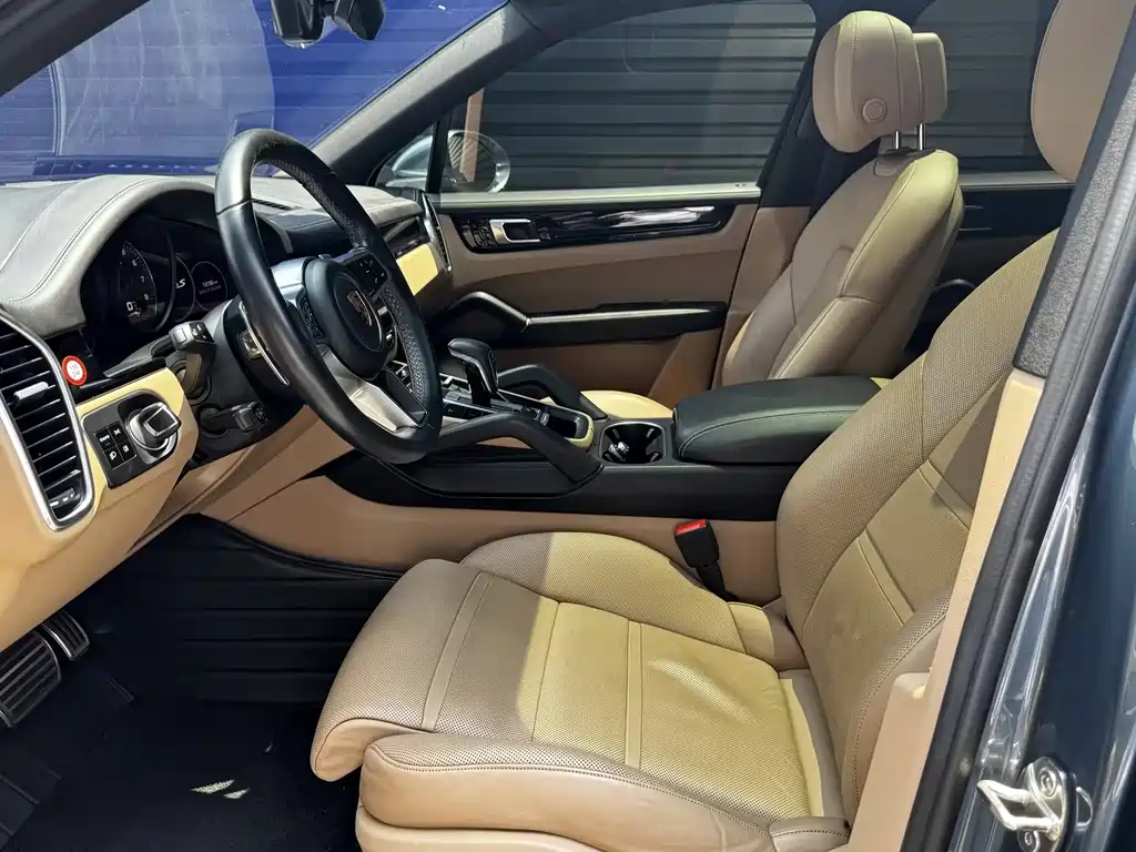 Porsche Cayenne 2018 — фото 10