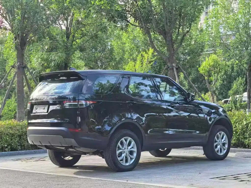 Land Rover Discovery 2018 — фото 16