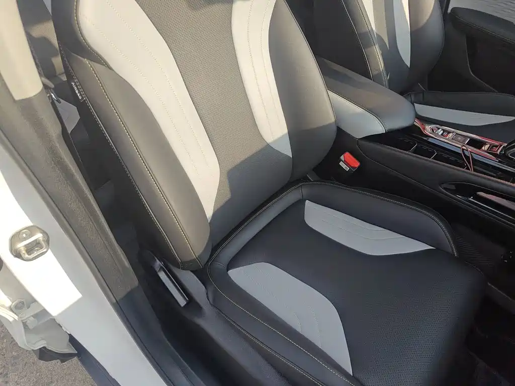 Geely Binyue 2022