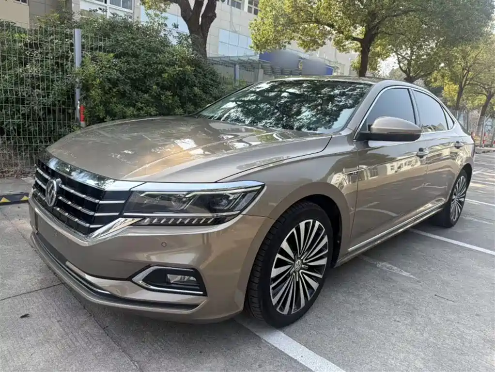 Volkswagen Passat 2019 — фото 1