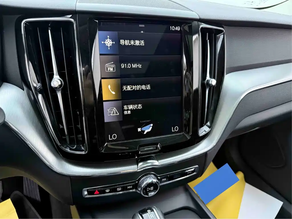 Volvo XC60 2018 — фото 22