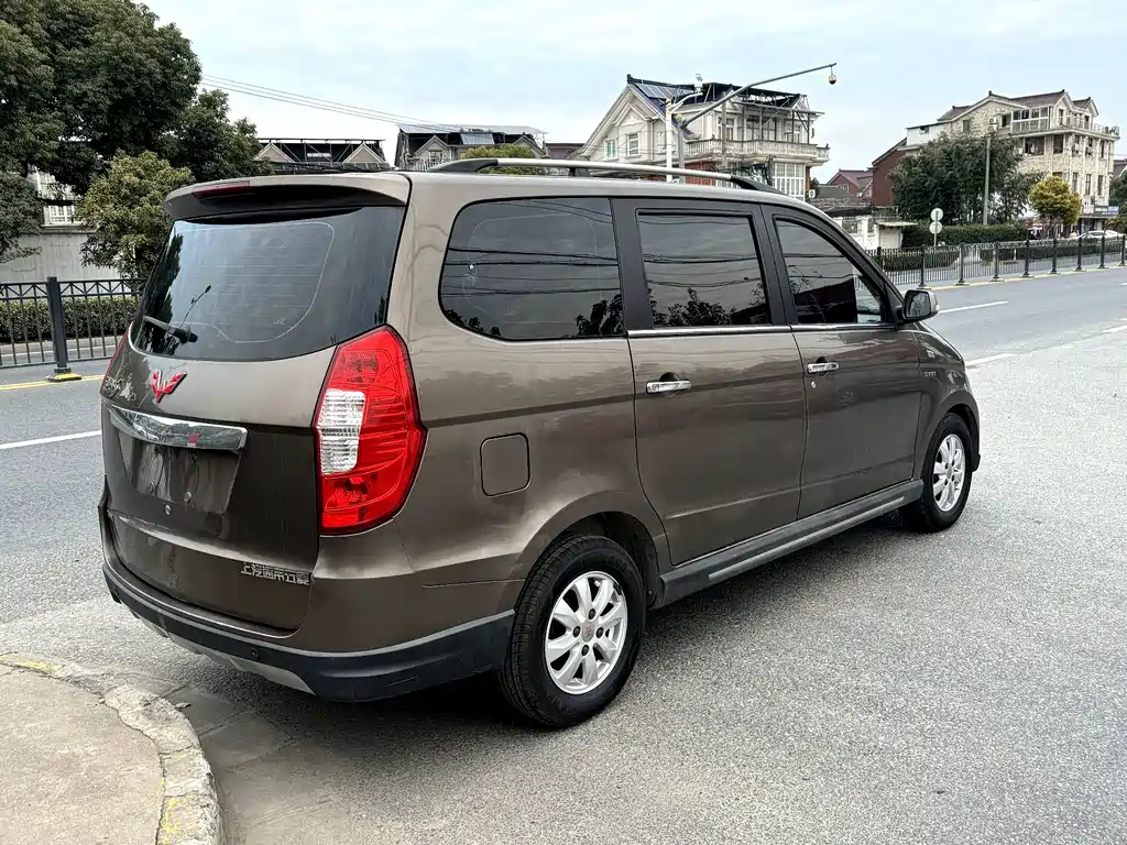 Wuling Hongguang 2015 — фото 4