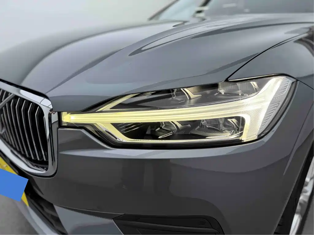 Volvo XC60 2018 — фото 20