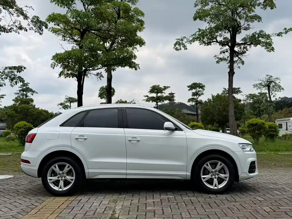 Audi Q3 2017 — фото 13