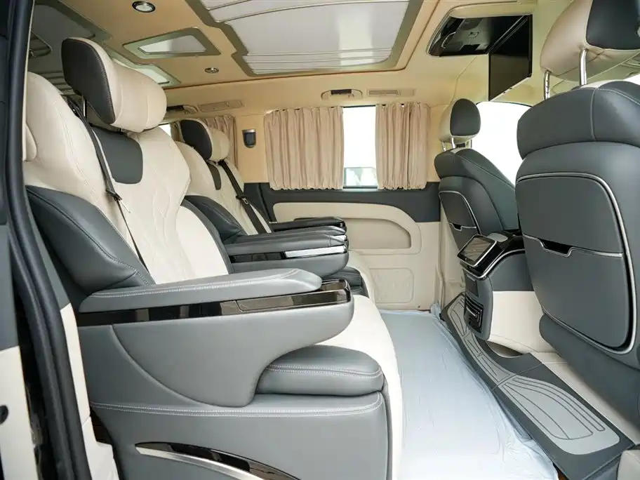 Mercedes-Benz V-Class 2022 — фото 10