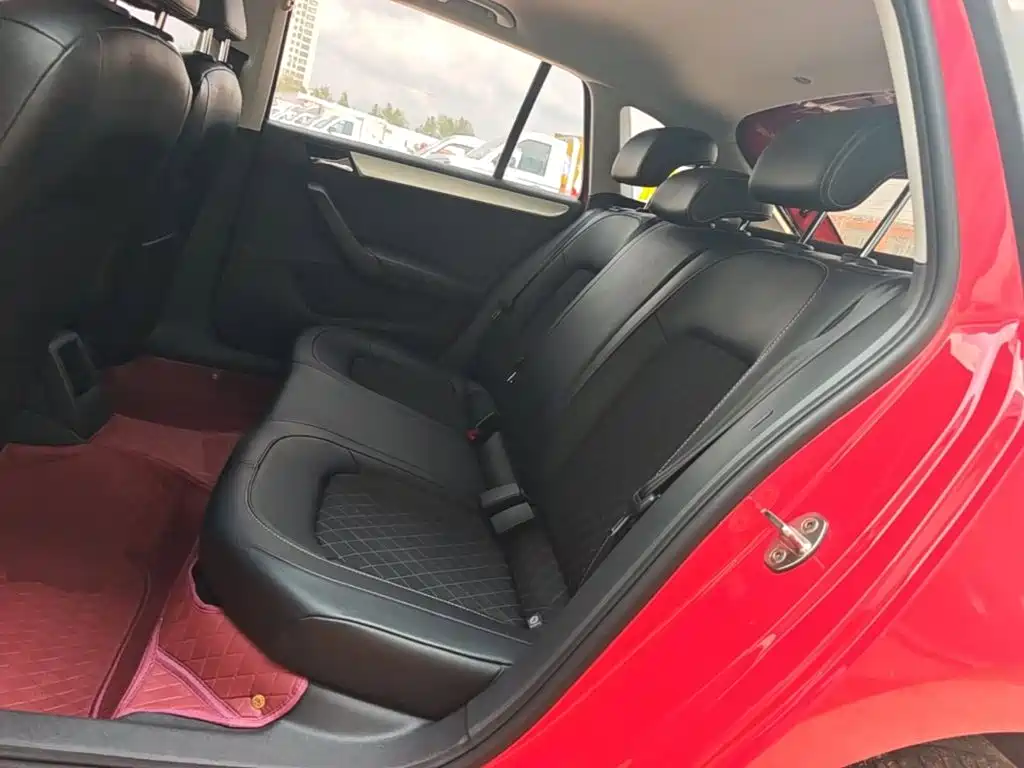 Skoda Rapid Spaceback 2020 — фото 17