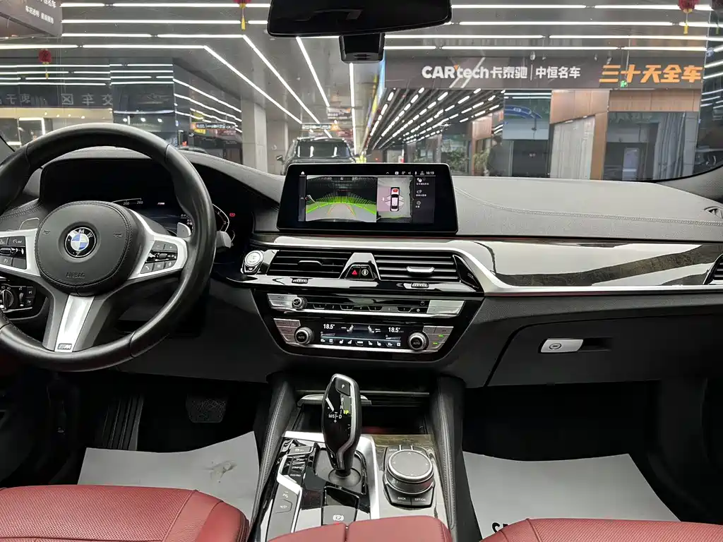 BMW 5 Series 2020 — фото 10