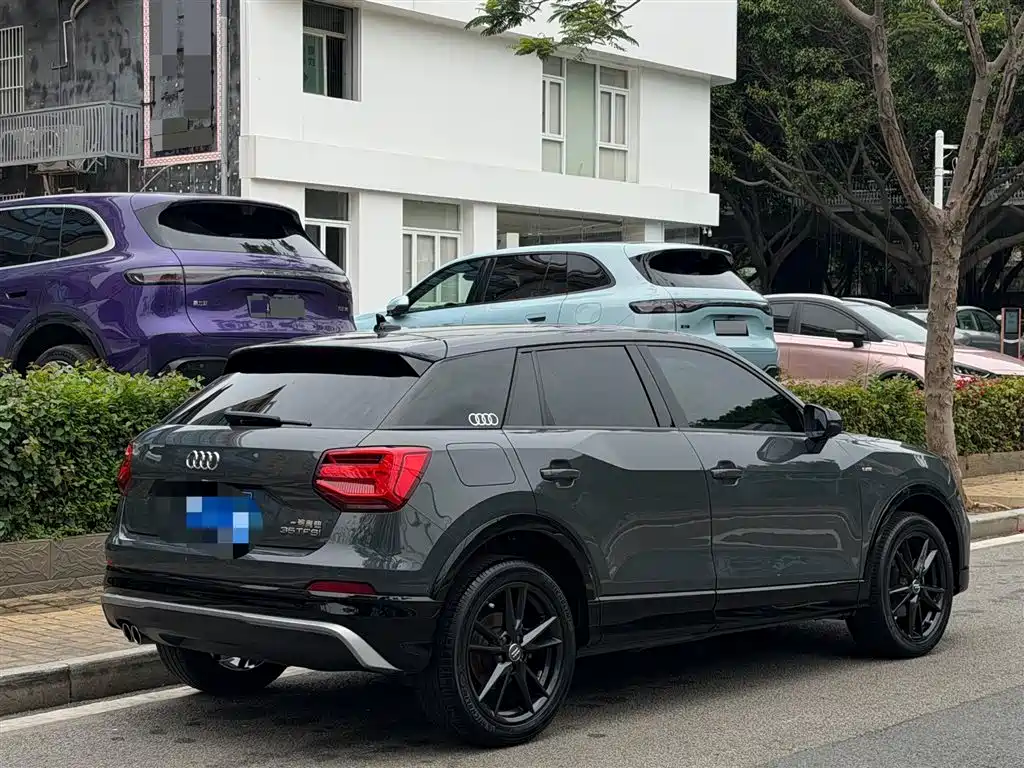 Audi Q2L 2020 — фото 13