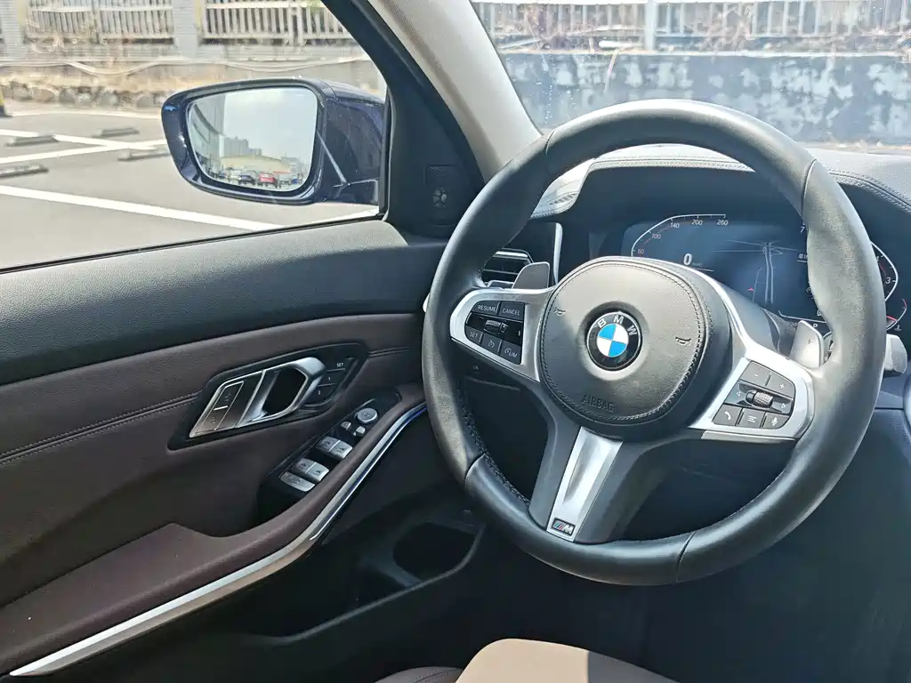 BMW 3 Series 2019 — фото 9