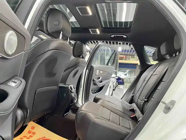 Mercedes-Benz GLC 2023