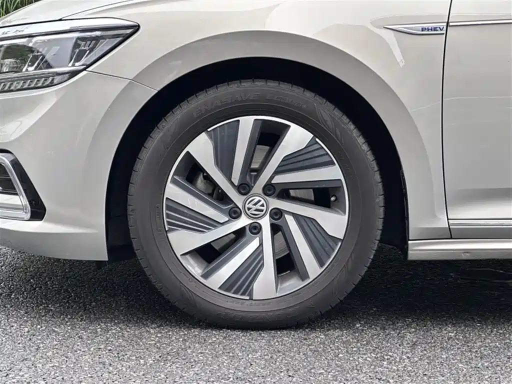 Volkswagen Passat New Energy 2020 — фото 24