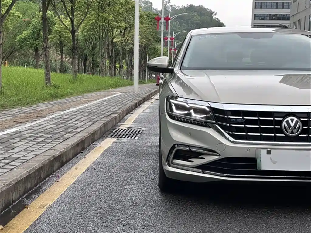 Volkswagen Passat New Energy 2020 — фото 19