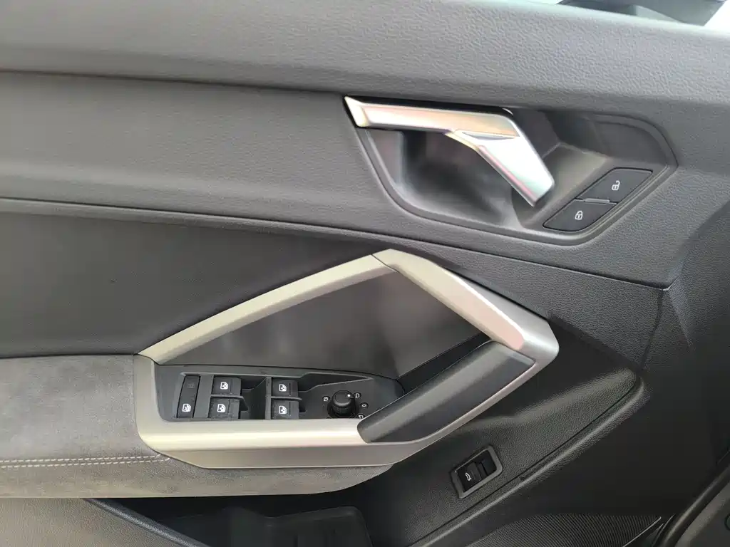 Audi Q3 2023 — фото 15