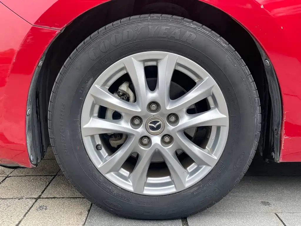 Mazda 3 Axela 2018 — фото 12