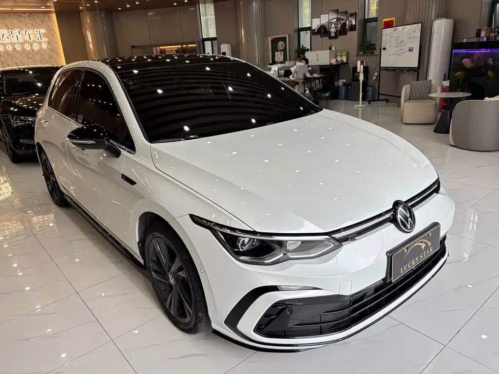 Volkswagen Golf 2024