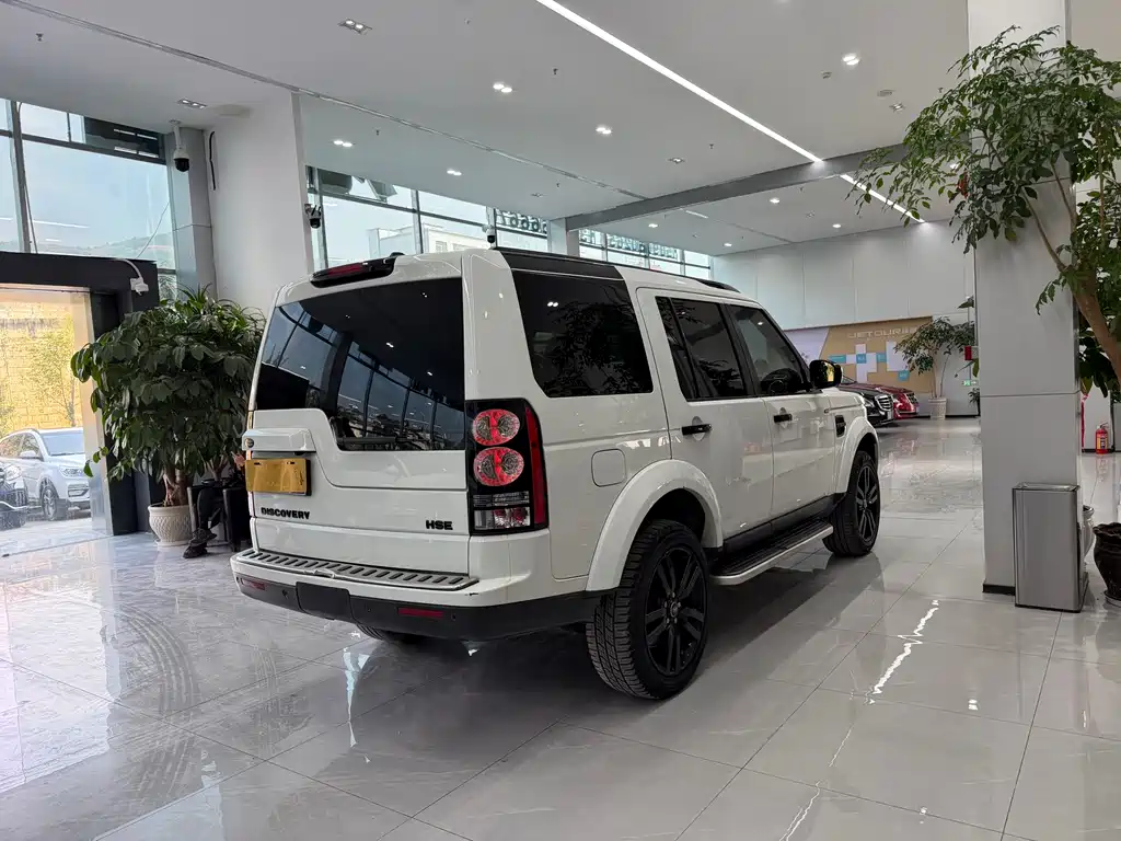 Land Rover Discovery 2015 — фото 9