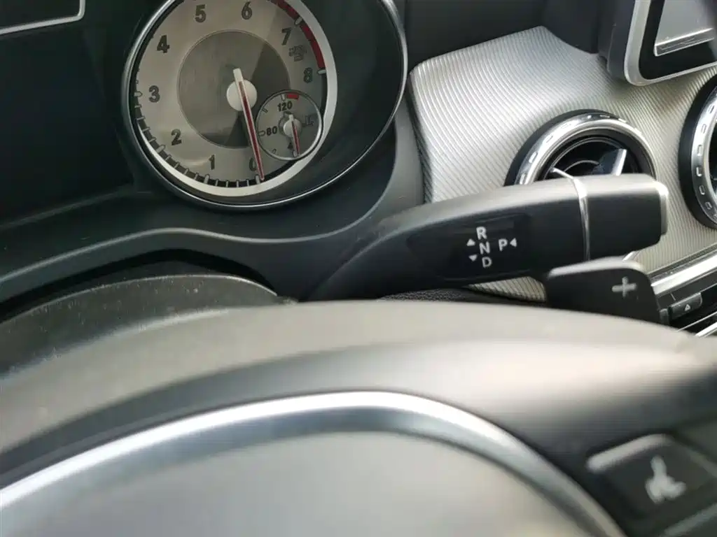 Mercedes-Benz GLA 2015 — фото 14