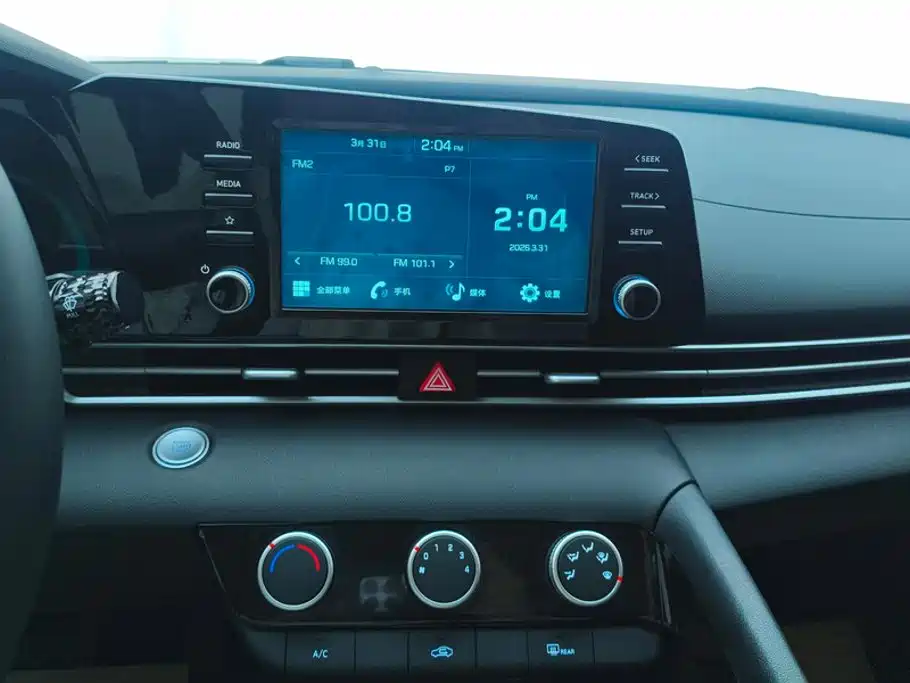 Hyundai Elantra 2025 — фото 13