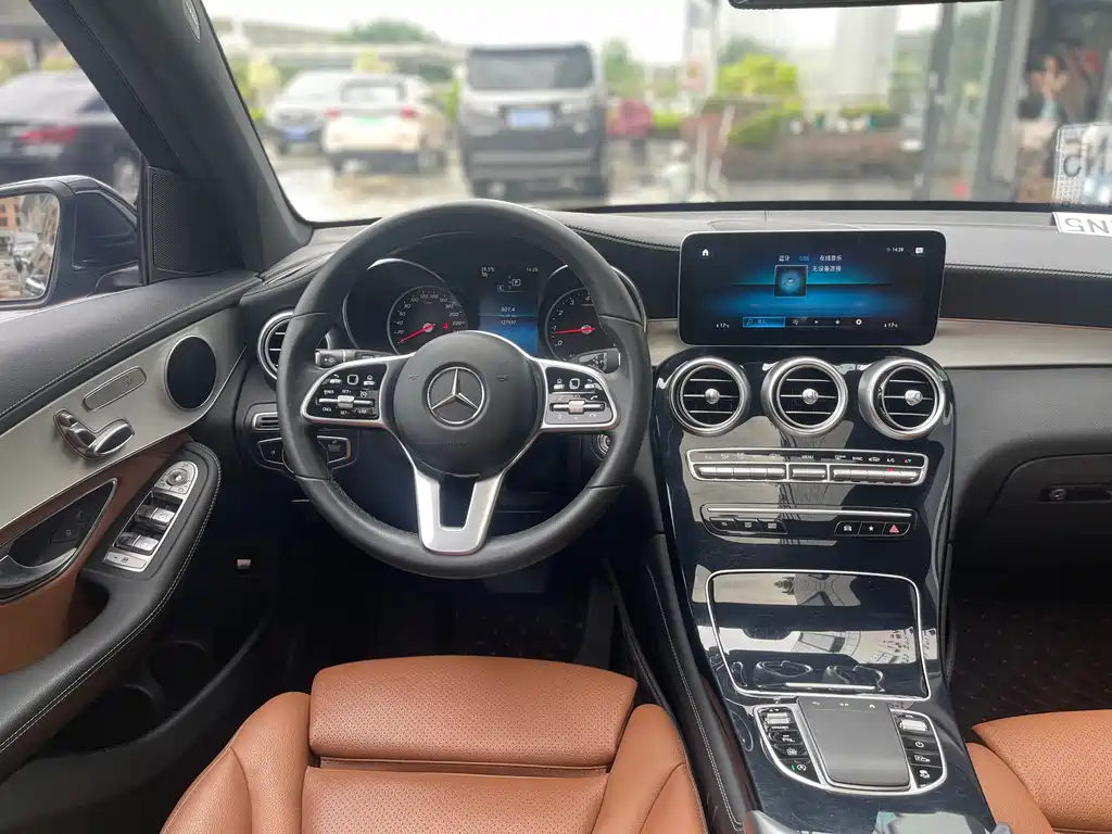 Mercedes-Benz GLC 2020 — фото 14