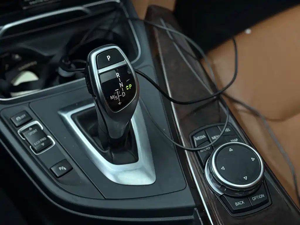 BMW 3 Series 2016 — фото 17