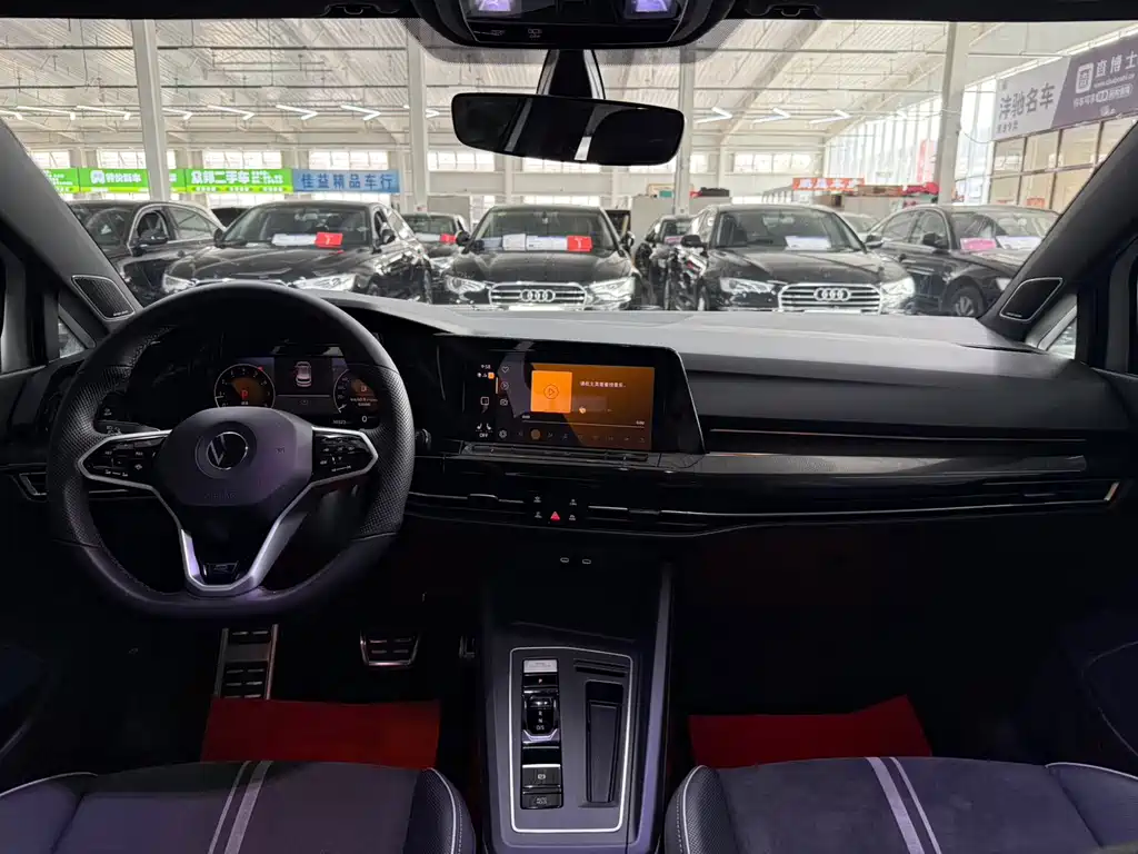 Volkswagen Golf 2023
