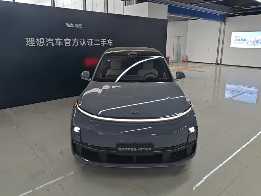 Li Auto Li L8 2025