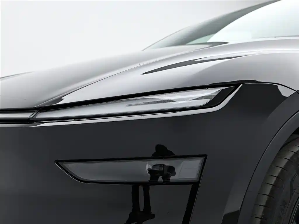 Tesla Model Y 2026 — фото 9