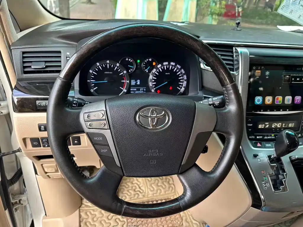 Toyota Alphard 2014 — фото 17
