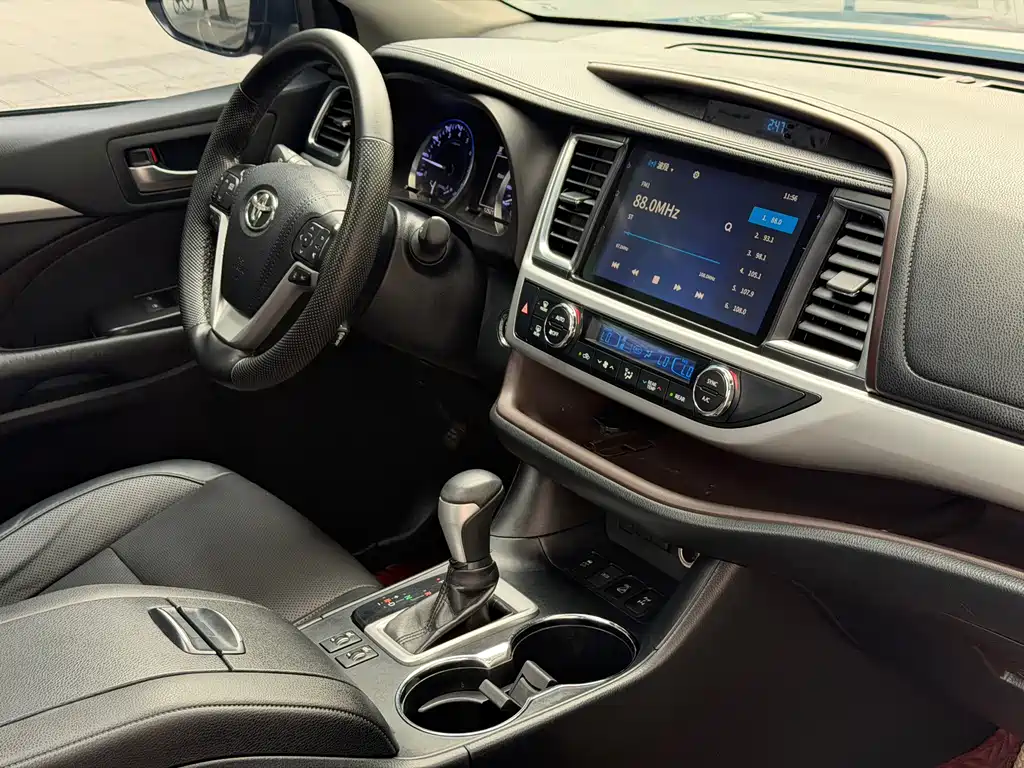 Toyota Highlander 2019 — фото 13