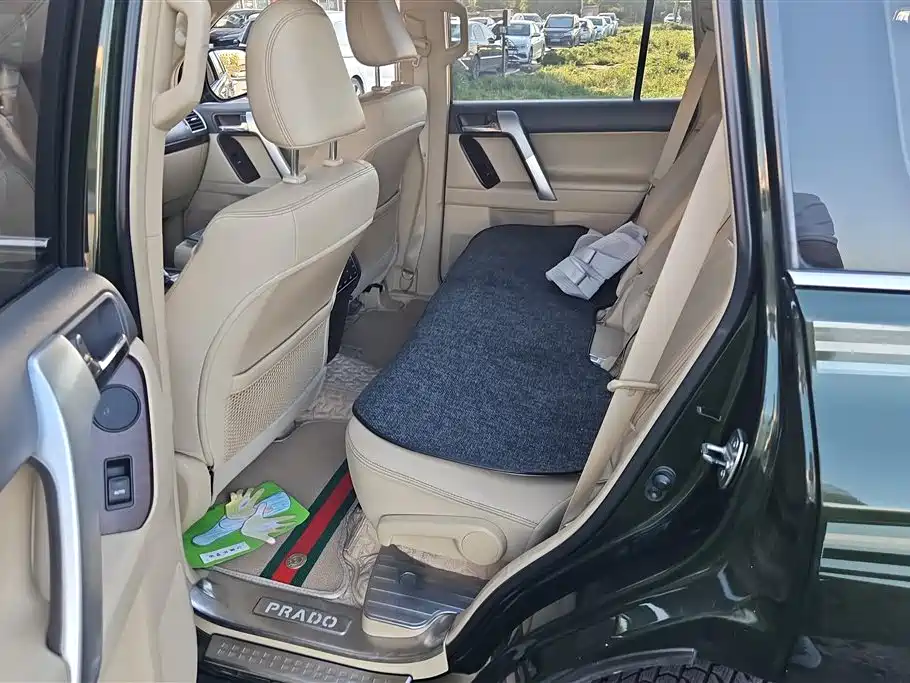 Toyota Prado 2014 — фото 11