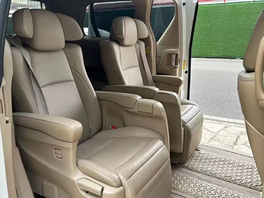 Toyota Alphard 2014 — фото 10