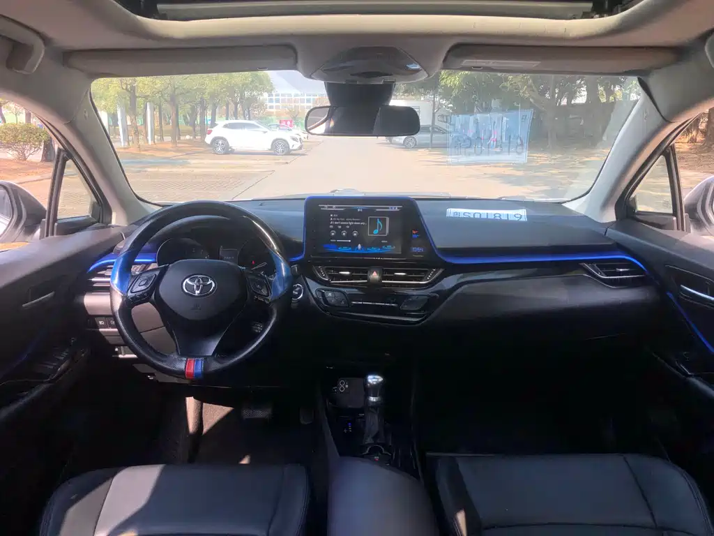 Toyota C-HR 2020 — фото 20