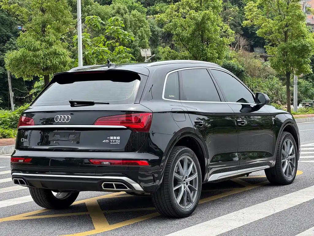 Audi Q5L 2023 — фото 6