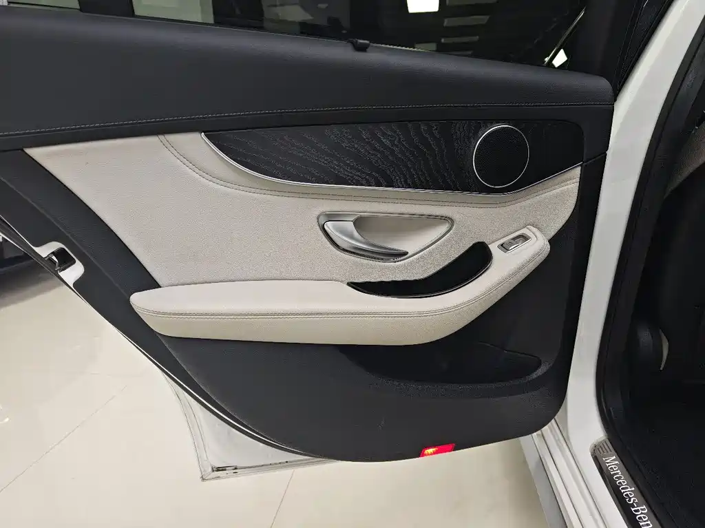 Mercedes-Benz C-Class 2015 — фото 28
