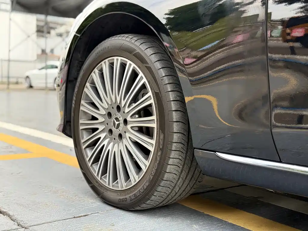 Mercedes-Benz E-Class 2023 — фото 20