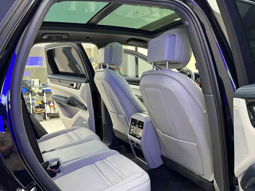 Porsche Cayenne 2018 — фото 16