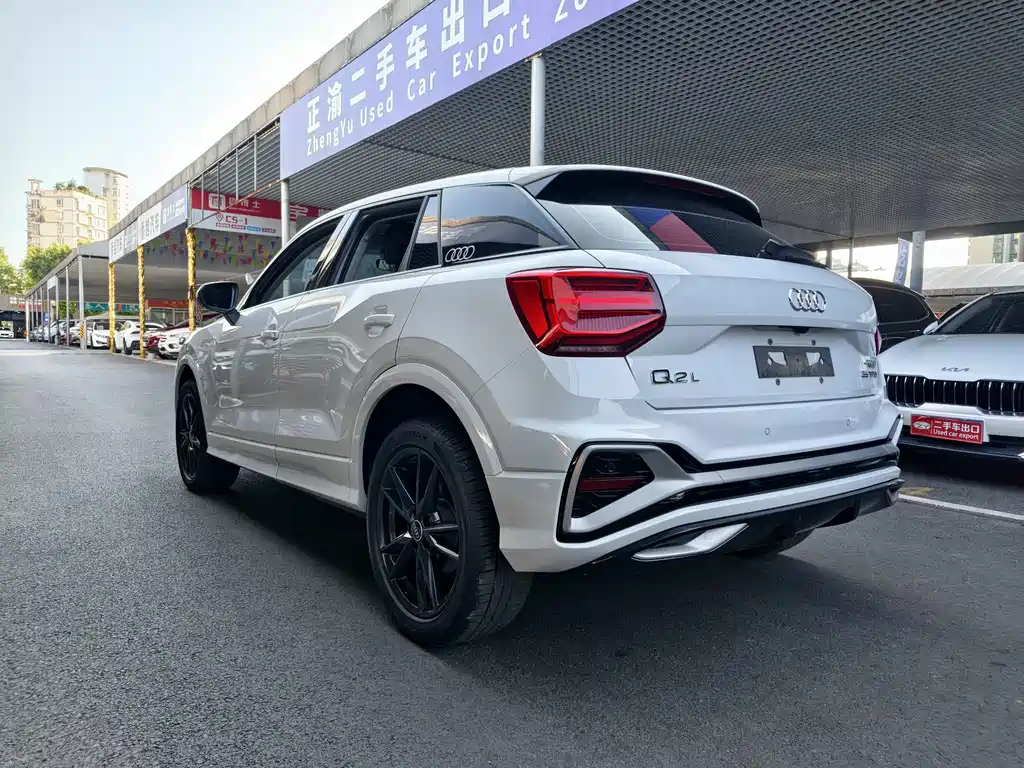 Audi Q2L 2022